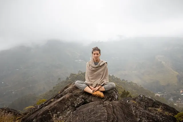 Techniques Avancées de Yoga pour Explorer Votre Pratique