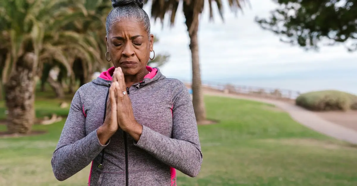 Yoga pour Seniors : Adapter la Pratique en Âge Mûr