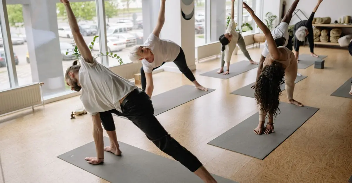 Ashtanga Yoga : Pratique Dynamique et Structurée
