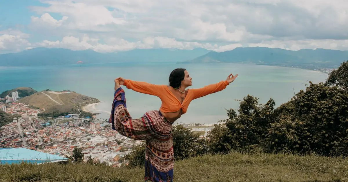 10 Techniques de Yoga Incontournables pour Élever Votre Pratique