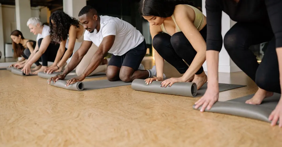 Yoga Solo vs Yoga en Groupe : Quelle Option Choisir ?