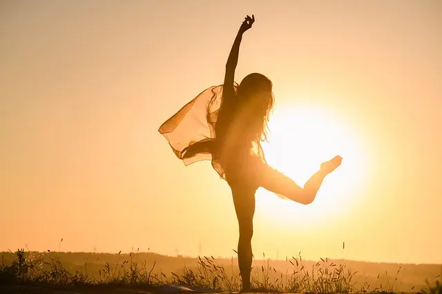 Techniques de Yoga pour Équilibrer les Chakras et Élever votre Énergie