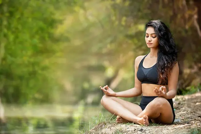 Techniques de Yoga pour Renforcer la Pratique Spirituelle