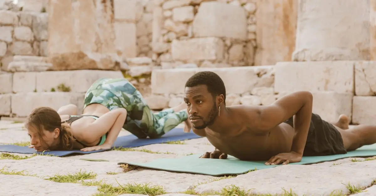Techniques de Yoga pour Booster Votre Énergie Quotidienne