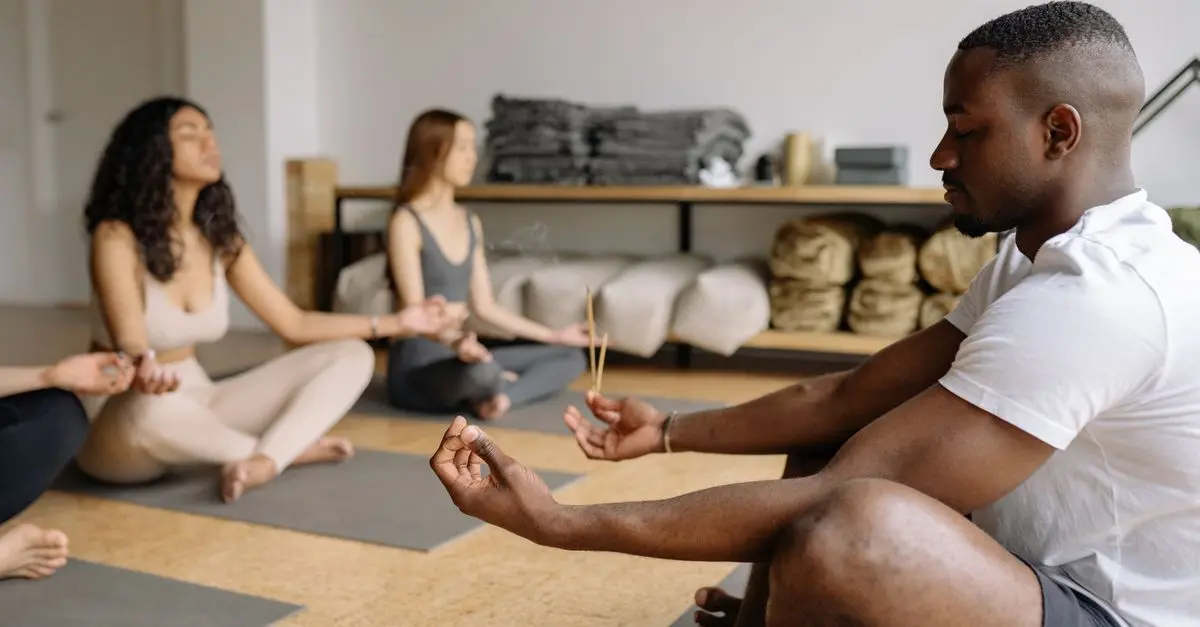 Techniques de Yoga pour Améliorer la Pratique de la Respiration