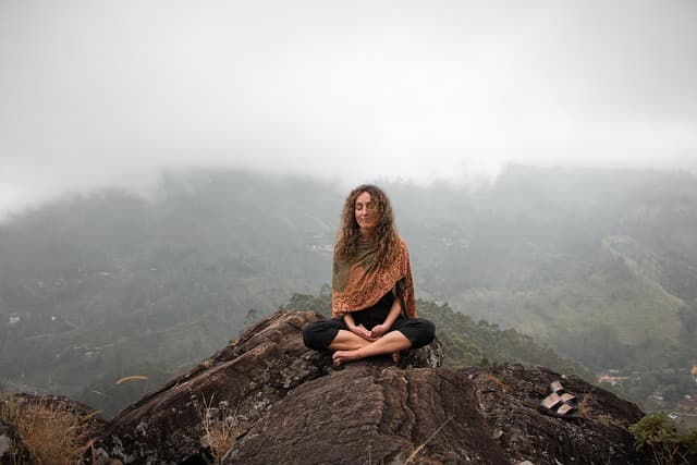 Techniques de Yoga pour Favoriser la Relaxation Profonde