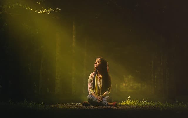 Techniques de Yoga pour Améliorer la Concentration et l'Energie